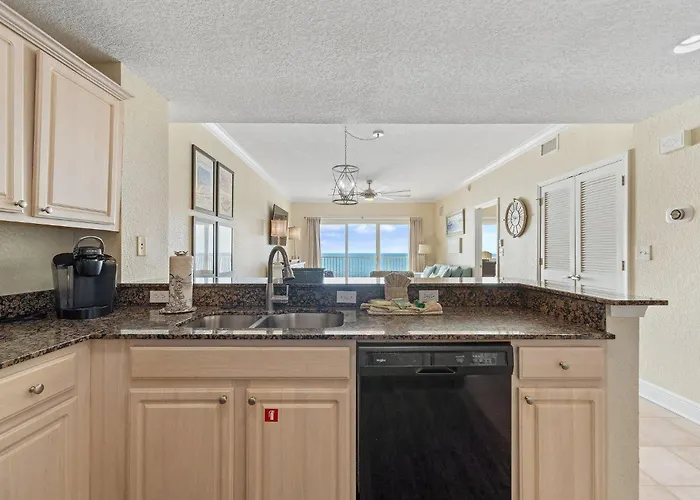 Holiday home Crystal Shores West 902