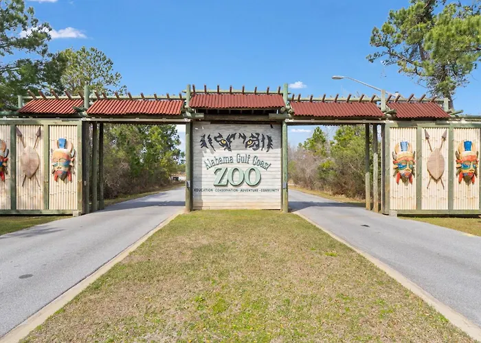 Holiday home Crystal Shores West 902