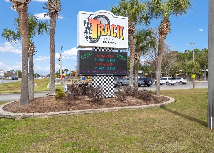 Holiday home Crystal Shores West 902 *