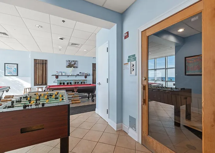 Holiday home Crystal Shores West 902
